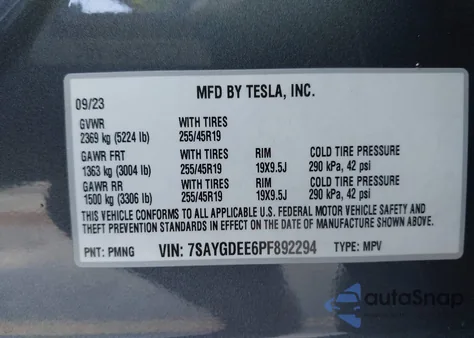 2023 Tesla Model Y Awd/Long Range Dual Motor All-Wheel Drive z USA, uszkodzony, nr VIN 7SAYGDEE6PF892294